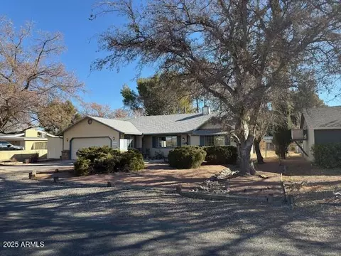 4024 E Lake Shore Dr, Rimrock, AZ 86335