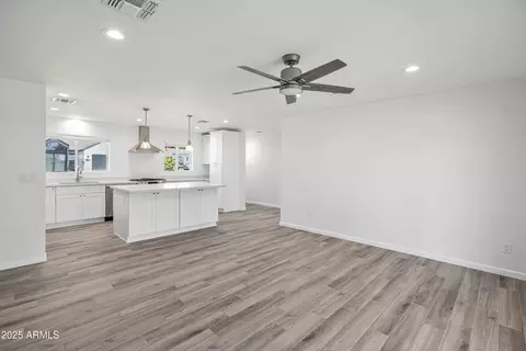 4825 E Piccadilly Rd, Phoenix, AZ 85018 photo 5