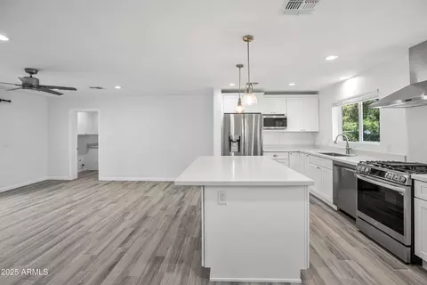 4825 E Piccadilly Rd, Phoenix, AZ 85018 photo 6