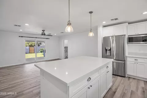 4825 E Piccadilly Rd, Phoenix, AZ 85018 photo 3