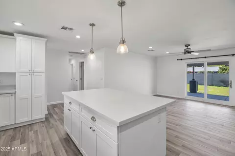4825 E Piccadilly Rd, Phoenix, AZ 85018 photo 4