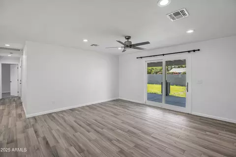 4825 E Piccadilly Rd, Phoenix, AZ 85018 photo 2