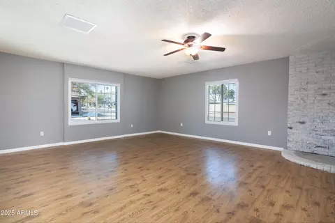 Living - 2949 E Willow Ave, Phoenix, AZ 85032 photo 4 of 6