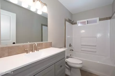 Bath - 2949 E Willow Ave, Phoenix, AZ 85032 photo 1 of 2