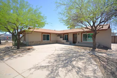 Exterior - 2949 E Willow Ave, Phoenix, AZ 85032 photo 4 of 5