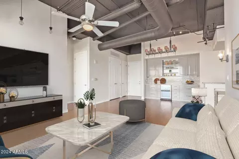 Living - 1 E Lexington Ave #908, Phoenix, AZ 85012 photo 3 of 10