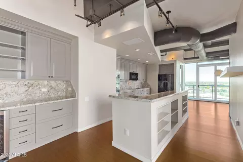 Kitchen - 1 E Lexington Ave #908, Phoenix, AZ 85012 photo 1 of 3