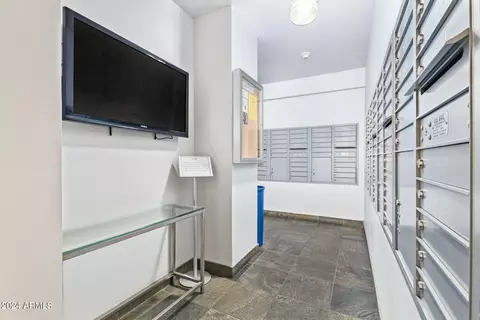 Entry Way - 1 E Lexington Ave #908, Phoenix, AZ 85012 photo 5 of 6