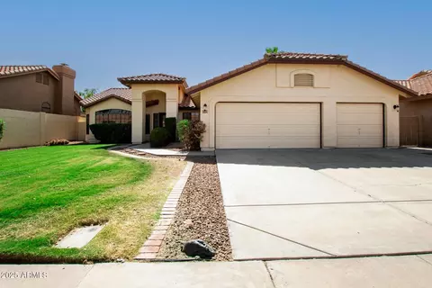 1449 W Islandia Dr, Gilbert, AZ 85233