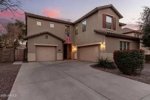 739 E Lovebird Ln, Gilbert, AZ 85297