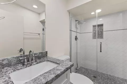 Bath - 6547 N 3rd Ave, Phoenix, AZ 85013 photo 5 of 5