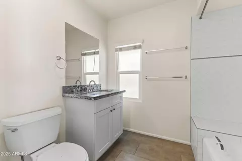 Bath - 6547 N 3rd Ave, Phoenix, AZ 85013 photo 2 of 5