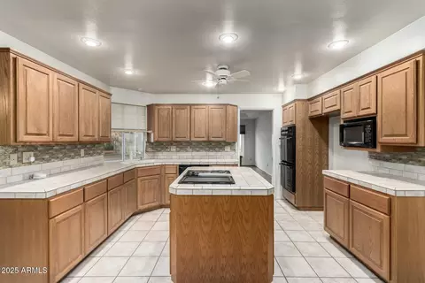 Kitchen - 145 E Boca Raton Rd, Phoenix, AZ 85022 photo 2 of 6