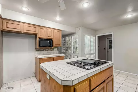 Kitchen - 145 E Boca Raton Rd, Phoenix, AZ 85022 photo 5 of 6