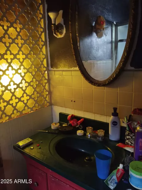 Bath - 1042 E 14th St, Douglas, AZ 85607 photo 3 of 5