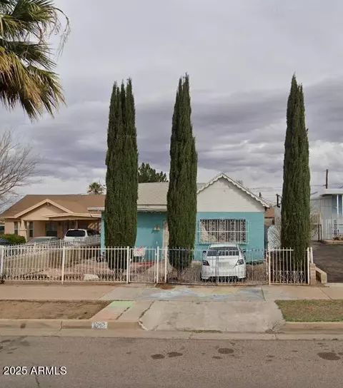 1042 E 14th St, Douglas, AZ 85607