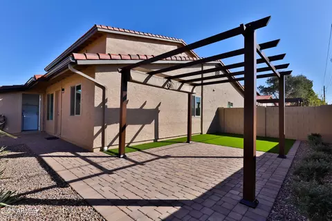 6221 E Greenway St, Mesa, AZ 85205
