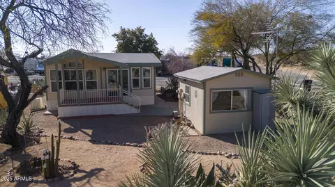 30515 S Quarry Ln, Congress, AZ 85332