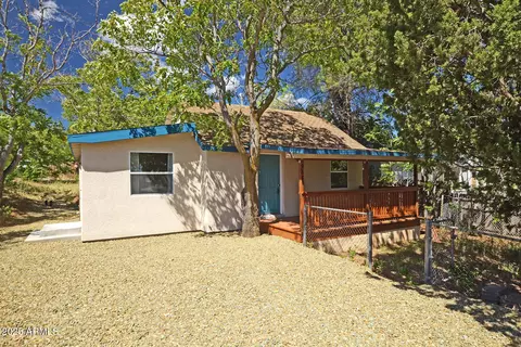 9880 S 8th St, Mayer, AZ 86333