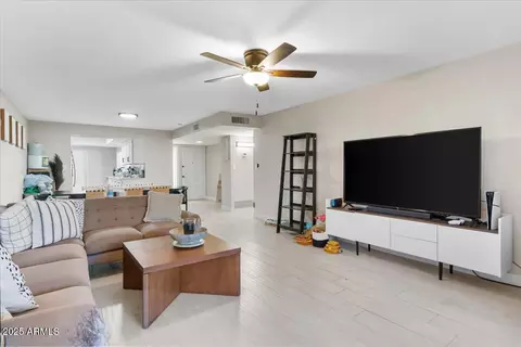 920 W Solcito Ln, Phoenix, AZ 85013 photo 12