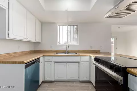 8608 S 9th Pl, Phoenix, AZ 85042 photo 10