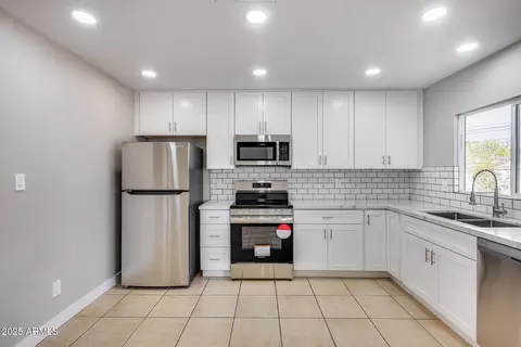 Kitchen - 2524 E Grandview Rd, Phoenix, AZ 85032 photo 2 of 3