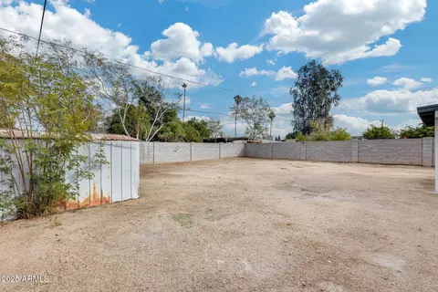 Exterior - 2524 E Grandview Rd, Phoenix, AZ 85032 photo 4 of 4