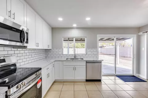 Kitchen - 2524 E Grandview Rd, Phoenix, AZ 85032 photo 3 of 3