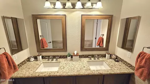 Bath - 5414 E Glade Ave, Mesa, AZ 85206 photo 6 of 7