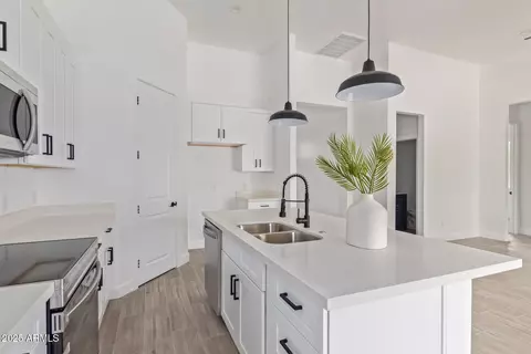 947 N Warner Dr, Apache Junction, AZ 85120 photo 9