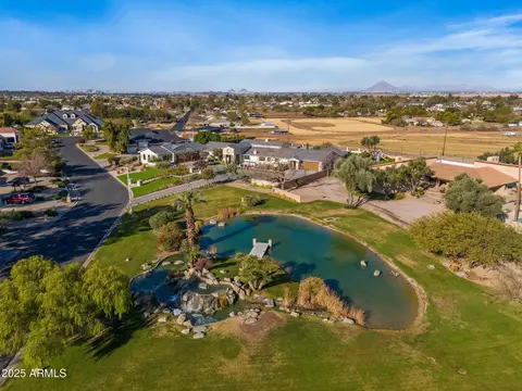 View/Area - 1233 E Salado Cir, Mesa, AZ 85203 photo 12 of 13
