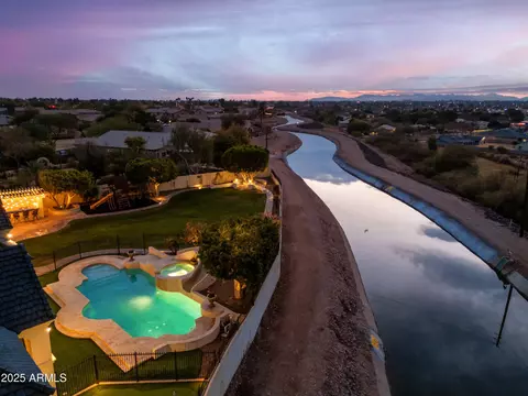 View/Area - 1233 E Salado Cir, Mesa, AZ 85203 photo 9 of 13