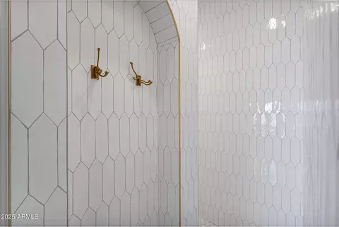 Bath - 1233 E Salado Cir, Mesa, AZ 85203 photo 6 of 14