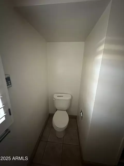 801 W Earll Dr, Phoenix, AZ 85013 photo 9