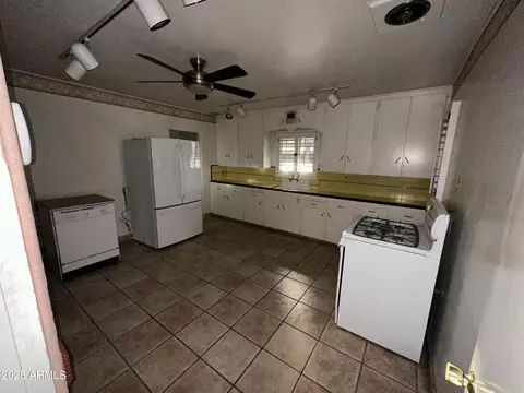 801 W Earll Dr, Phoenix, AZ 85013 photo 17