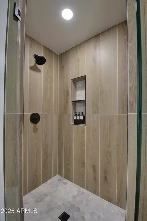 Bath - 3530 W Marlette Ave, Phoenix, AZ 85019 photo 4 of 8