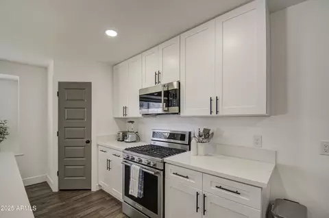 Kitchen - 3530 W Marlette Ave, Phoenix, AZ 85019 photo 3 of 7