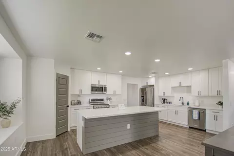 Kitchen - 3530 W Marlette Ave, Phoenix, AZ 85019 photo 7 of 7