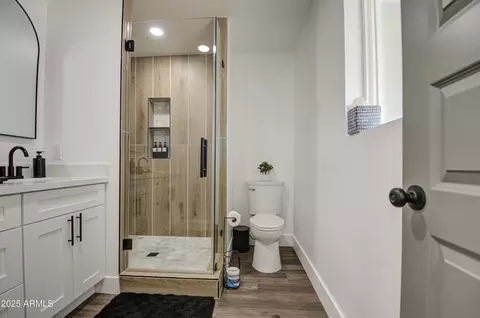 Bath - 3530 W Marlette Ave, Phoenix, AZ 85019 photo 1 of 8