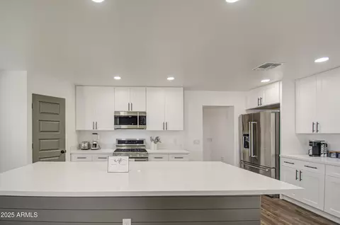 Kitchen - 3530 W Marlette Ave, Phoenix, AZ 85019 photo 5 of 7