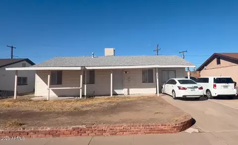 6132 W Hollyhock Dr, Phoenix, AZ 85033