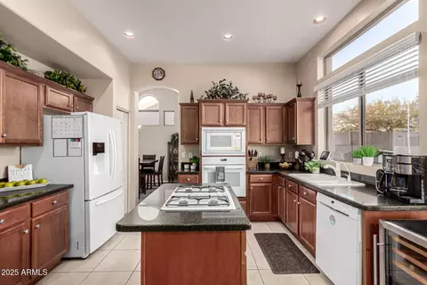 7942 E Sugarloaf Cir, Mesa, AZ 85207 photo 12