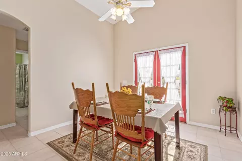Dining - 2207 W Hayward Ave, Phoenix, AZ 85021 photo 2 of 2