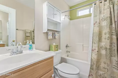Bath - 2207 W Hayward Ave, Phoenix, AZ 85021 photo 2 of 2