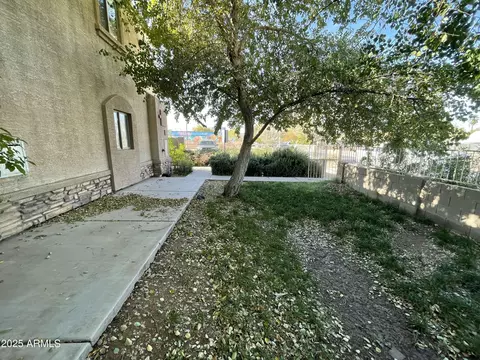 Exterior - 1021 E Pierce St, Phoenix, AZ 85006 photo 2 of 2