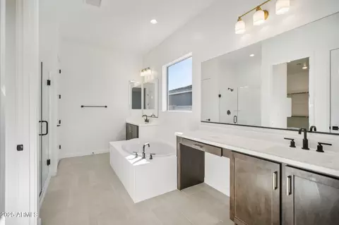 Bath - 11464 E Utah Ave, Mesa, AZ 85212 photo 3 of 4