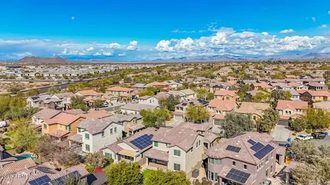 View/Area - 3617 E Half Hitch Pl, Phoenix, AZ 85050 photo 5 of 6