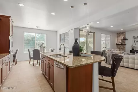 Kitchen - 3617 E Half Hitch Pl, Phoenix, AZ 85050 photo 4 of 4