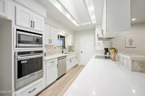 Kitchen - 1825 W Seldon Way, Phoenix, AZ 85021 photo 1 of 3