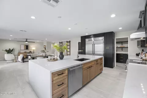 Kitchen - 4059 E Cholla St, Phoenix, AZ 85028 photo 10 of 14